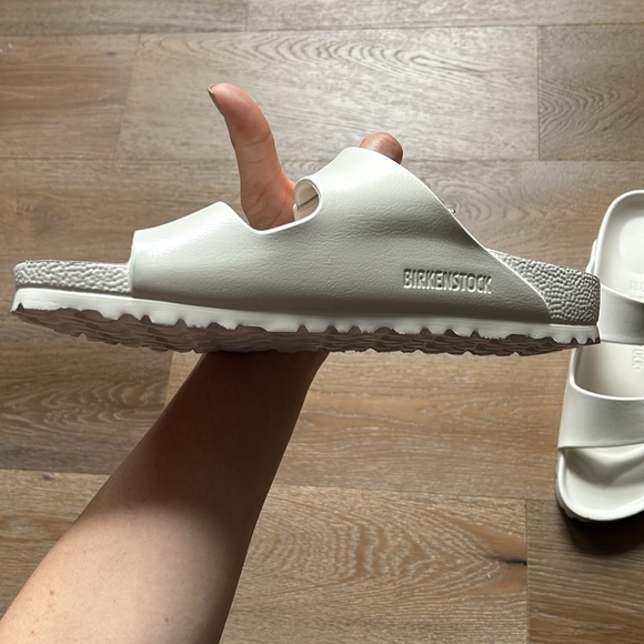 Birkenstock eggshell sandals size 9-9.5. - Picture 2 of 5